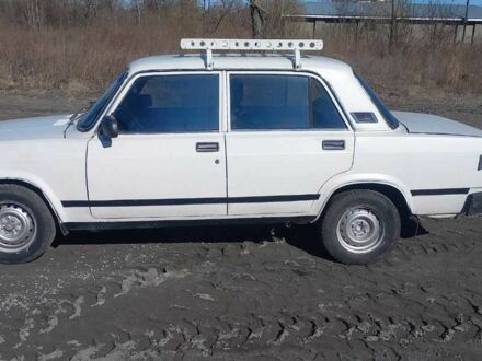 ВАЗ 2107 1987 в Коростене на Automoto.ua Белый ВАЗ 2107, объемом двигателя 1.5 л и пробегом 55 тыс. км за 550 $, фото 1 на Automoto.ua