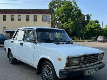 ВАЗ 2107 1987 в Доброполье на Automoto.ua Белый ВАЗ 2107, объемом двигателя 1.5 л и пробегом 100 тыс. км за 360 $, фото 1 на Automoto.ua