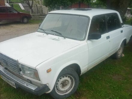 ВАЗ 2107 1987 у Збараже на Automoto.ua Білий ВАЗ 2107, об'ємом двигуна 0 л та пробігом 100 тис. км за 350 $, фото 1 на Automoto.ua