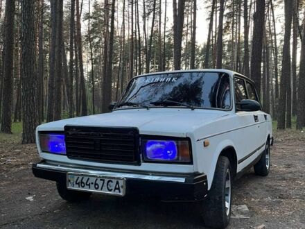ВАЗ 2107 1987 у Ахтырке на Automoto.ua Білий ВАЗ 2107, об'ємом двигуна 1.5 л та пробігом 2 тис. км за 966 $, фото 1 на Automoto.ua
