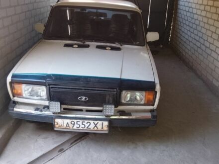 ВАЗ 2107 1988 у Купянске на Automoto.ua Білий ВАЗ 2107, об'ємом двигуна 0 л та пробігом 54 тис. км за 650 $, фото 1 на Automoto.ua