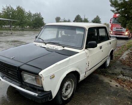 Белый ВАЗ 2107, объемом двигателя 0 л и пробегом 200 тыс. км за 350 $, фото 1 на Automoto.ua