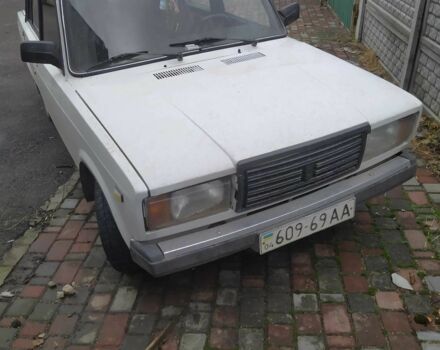 Белый ВАЗ 2107, объемом двигателя 1.5 л и пробегом 90 тыс. км за 604 $, фото 1 на Automoto.ua