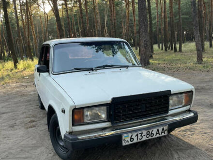 Белый ВАЗ 2107, объемом двигателя 1.7 л и пробегом 400 тыс. км за 700 $, фото 1 на Automoto.ua