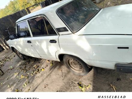 ВАЗ 2107 1988 у Павлограде на Automoto.ua Білий ВАЗ 2107, об'ємом двигуна 0 л та пробігом 60 тис. км за 597 $, фото 1 на Automoto.ua