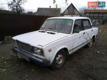 Белый ВАЗ 2107, объемом двигателя 1.5 л и пробегом 180 тыс. км за 471 $, фото 1 на Automoto.ua