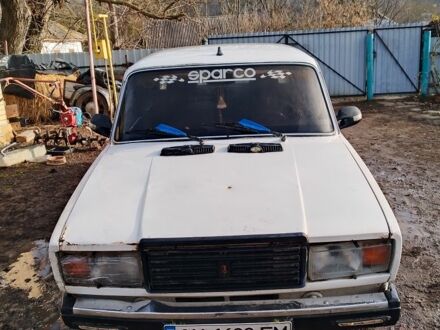 Белый ВАЗ 2107, объемом двигателя 1.5 л и пробегом 5 тыс. км за 355 $, фото 1 на Automoto.ua