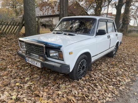 ВАЗ 2107 1989 в Калиновке на Automoto.ua Белый ВАЗ 2107, объемом двигателя 0 л и пробегом 777 тыс. км за 900 $, фото 1 на Automoto.ua