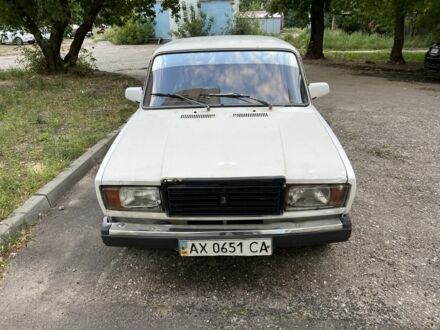 ВАЗ 2107 1989 в Харькове на Automoto.ua Белый ВАЗ 2107, объемом двигателя 1.5 л и пробегом 2 тыс. км за 550 $, фото 1 на Automoto.ua