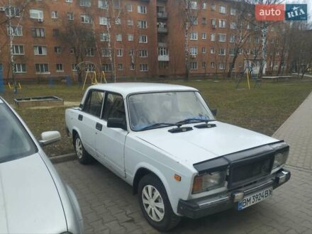 ВАЗ 2107 1989 в Сумах на Automoto.ua Белый ВАЗ 2107, объемом двигателя 1.3 л и пробегом 200 тыс. км за 700 $, фото 1 на Automoto.ua