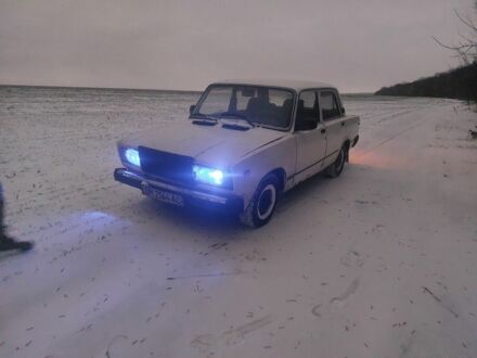 ВАЗ 2107 1990 в Сумах на Automoto.ua Белый ВАЗ 2107, объемом двигателя 1.6 л и пробегом 1 тыс. км за 435 $, фото 1 на Automoto.ua