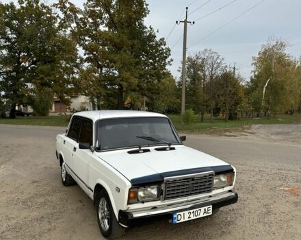 Белый ВАЗ 2107, объемом двигателя 1.5 л и пробегом 200 тыс. км за 600 $, фото 1 на Automoto.ua