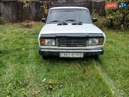 ВАЗ 2107 1990 в Тячеве на Automoto.ua Белый ВАЗ 2107, объемом двигателя 0 л и пробегом 100 тыс. км за 570 $, фото 1 на Automoto.ua