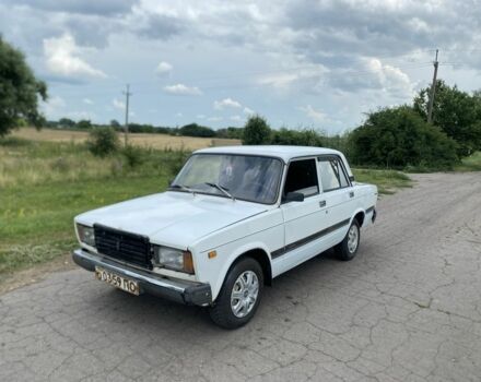 Белый ВАЗ 2107, объемом двигателя 1.7 л и пробегом 200 тыс. км за 573 $, фото 1 на Automoto.ua