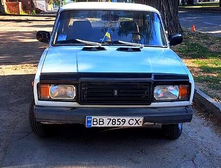 Белый ВАЗ 2107, объемом двигателя 1.5 л и пробегом 200 тыс. км за 700 $, фото 1 на Automoto.ua