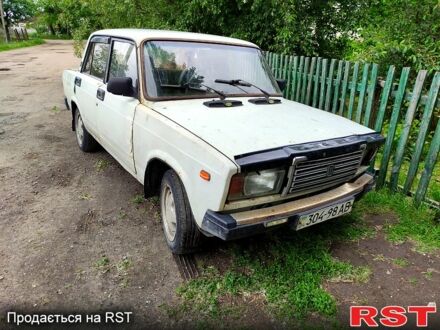 ВАЗ 2107 1990 в Царичанке на Automoto.ua Белый ВАЗ 2107, объемом двигателя 1.6 л и пробегом 315 тыс. км за 300 $, фото 1 на Automoto.ua