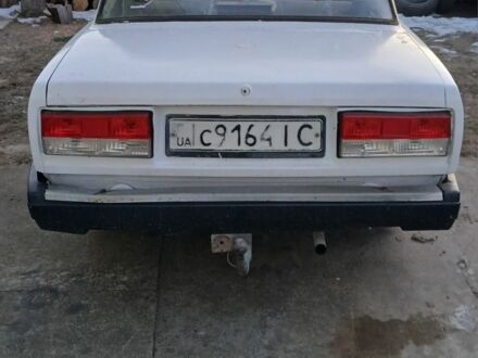 Белый ВАЗ 2107, объемом двигателя 1.5 л и пробегом 300 тыс. км за 450 $, фото 1 на Automoto.ua