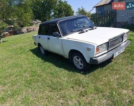 Белый ВАЗ 2107, объемом двигателя 1.6 л и пробегом 188 тыс. км за 412 $, фото 1 на Automoto.ua