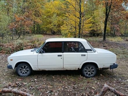 ВАЗ 2107 1990 в Василькове на Automoto.ua Белый ВАЗ 2107, объемом двигателя 1.5 л и пробегом 400 тыс. км за 1000 $, фото 1 на Automoto.ua
