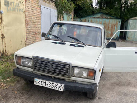 Белый ВАЗ 2107, объемом двигателя 1.5 л и пробегом 100 тыс. км за 837 $, фото 1 на Automoto.ua