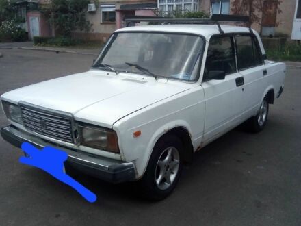 Белый ВАЗ 2107, объемом двигателя 1.3 л и пробегом 180 тыс. км за 500 $, фото 1 на Automoto.ua