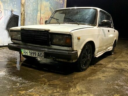 ВАЗ 2107 1991 в Славянске на Automoto.ua Белый ВАЗ 2107, объемом двигателя 1.5 л и пробегом 200 тыс. км за 400 $, фото 1 на Automoto.ua