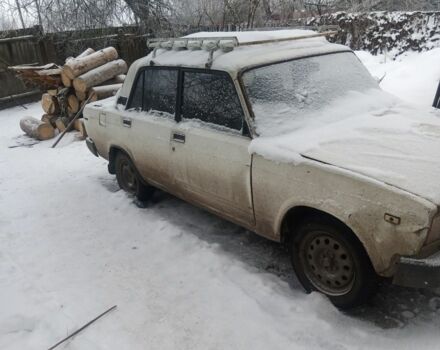 Белый ВАЗ 2107, объемом двигателя 1 л и пробегом 999 тыс. км за 187 $, фото 1 на Automoto.ua