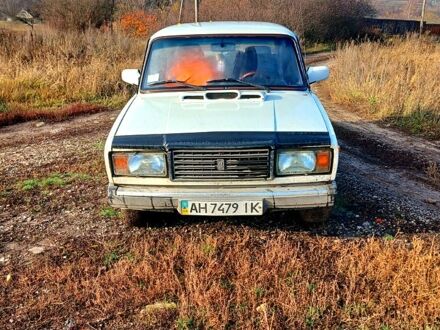 Белый ВАЗ 2107, объемом двигателя 1.5 л и пробегом 258 тыс. км за 650 $, фото 1 на Automoto.ua