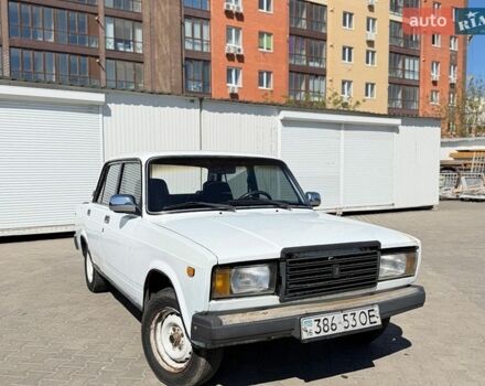 Белый ВАЗ 2107, объемом двигателя 1.5 л и пробегом 62 тыс. км за 800 $, фото 1 на Automoto.ua
