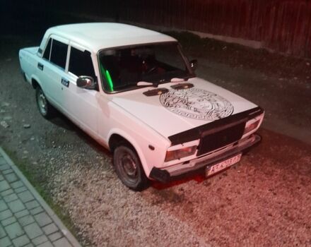 Белый ВАЗ 2107, объемом двигателя 5 л и пробегом 60 тыс. км за 900 $, фото 1 на Automoto.ua