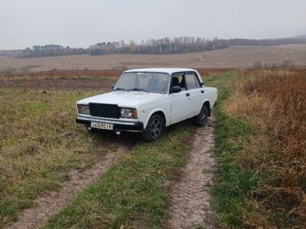 Белый ВАЗ 2107, объемом двигателя 1.3 л и пробегом 251 тыс. км за 800 $, фото 1 на Automoto.ua