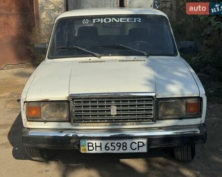Белый ВАЗ 2107, объемом двигателя 1.5 л и пробегом 80 тыс. км за 559 $, фото 1 на Automoto.ua