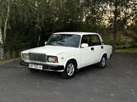 Білий ВАЗ 2107, об'ємом двигуна 1.5 л та пробігом 300 тис. км за 650 $, фото 1 на Automoto.ua