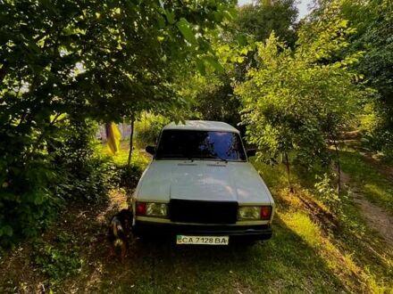 ВАЗ 2107 1993 в Корсунь-Шевченковском на Automoto.ua Белый ВАЗ 2107, объемом двигателя 1.45 л и пробегом 111 тыс. км за 599 $, фото 1 на Automoto.ua