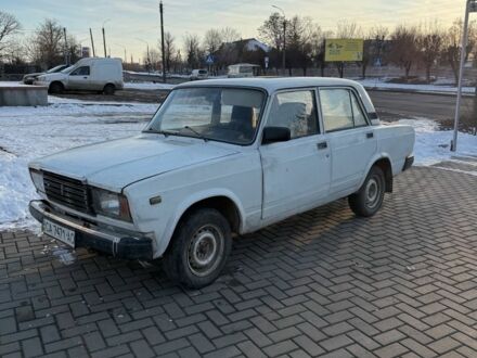 ВАЗ 2107 1994 у Смеле на Automoto.ua Білий ВАЗ 2107, об'ємом двигуна 1.5 л та пробігом 200 тис. км за 279 $, фото 1 на Automoto.ua