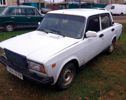 Белый ВАЗ 2107, объемом двигателя 1.5 л и пробегом 100 тыс. км за 600 $, фото 1 на Automoto.ua