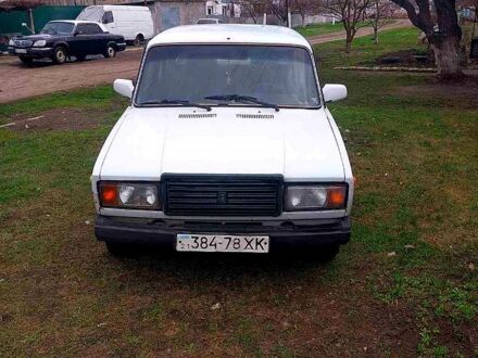 Белый ВАЗ 2107, объемом двигателя 1.5 л и пробегом 100 тыс. км за 550 $, фото 1 на Automoto.ua