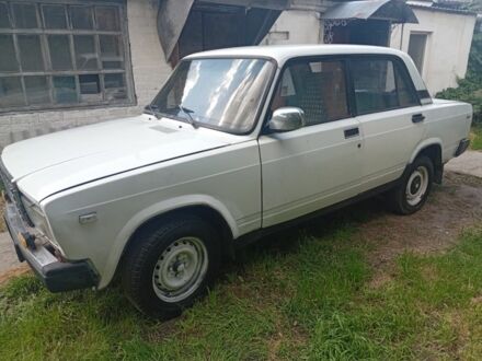 Белый ВАЗ 2107, объемом двигателя 1.5 л и пробегом 1 тыс. км за 705 $, фото 1 на Automoto.ua