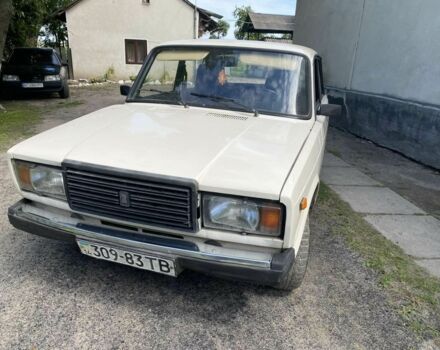 Белый ВАЗ 2107, объемом двигателя 8 л и пробегом 308 тыс. км за 812 $, фото 1 на Automoto.ua