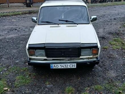 Белый ВАЗ 2107, объемом двигателя 1.7 л и пробегом 38 тыс. км за 700 $, фото 1 на Automoto.ua