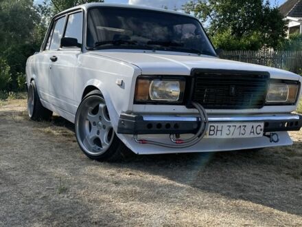 ВАЗ 2107 1995 в Измаиле на Automoto.ua Белый ВАЗ 2107, объемом двигателя 1.8 л и пробегом 130 тыс. км за 6000 $, фото 1 на Automoto.ua