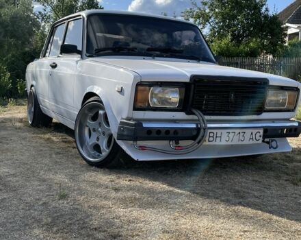 Белый ВАЗ 2107, объемом двигателя 1.8 л и пробегом 130 тыс. км за 6000 $, фото 1 на Automoto.ua