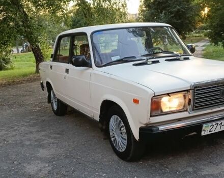 Белый ВАЗ 2107, объемом двигателя 1 л и пробегом 1 тыс. км за 899 $, фото 1 на Automoto.ua