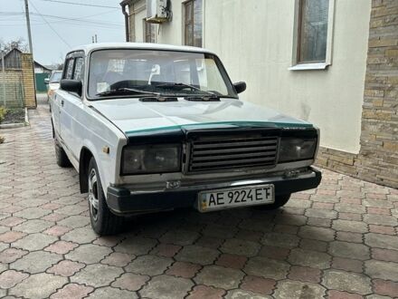 Белый ВАЗ 2107, объемом двигателя 1.5 л и пробегом 150 тыс. км за 400 $, фото 1 на Automoto.ua