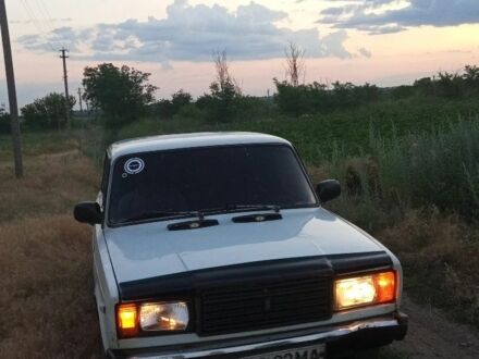 Белый ВАЗ 2107, объемом двигателя 3 л и пробегом 540 тыс. км за 640 $, фото 1 на Automoto.ua