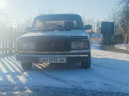 ВАЗ 2107 1996 в Черняхове на Automoto.ua Белый ВАЗ 2107, объемом двигателя 0 л и пробегом 100 тыс. км за 450 $, фото 1 на Automoto.ua