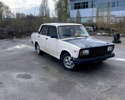 Белый ВАЗ 2107, объемом двигателя 1.5 л и пробегом 100 тыс. км за 800 $, фото 1 на Automoto.ua