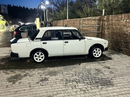 Белый ВАЗ 2107, объемом двигателя 1.7 л и пробегом 150 тыс. км за 2500 $, фото 1 на Automoto.ua