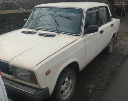 Белый ВАЗ 2107, объемом двигателя 1.5 л и пробегом 180 тыс. км за 348 $, фото 1 на Automoto.ua