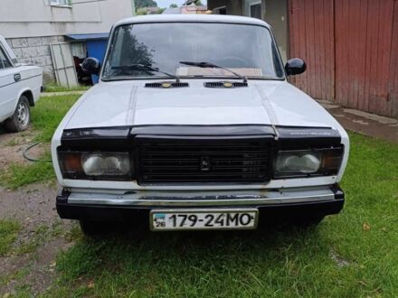 ВАЗ 2107 1997 у Кицмане на Automoto.ua Білий ВАЗ 2107, об'ємом двигуна 1.5 л та пробігом 110 тис. км за 550 $, фото 1 на Automoto.ua